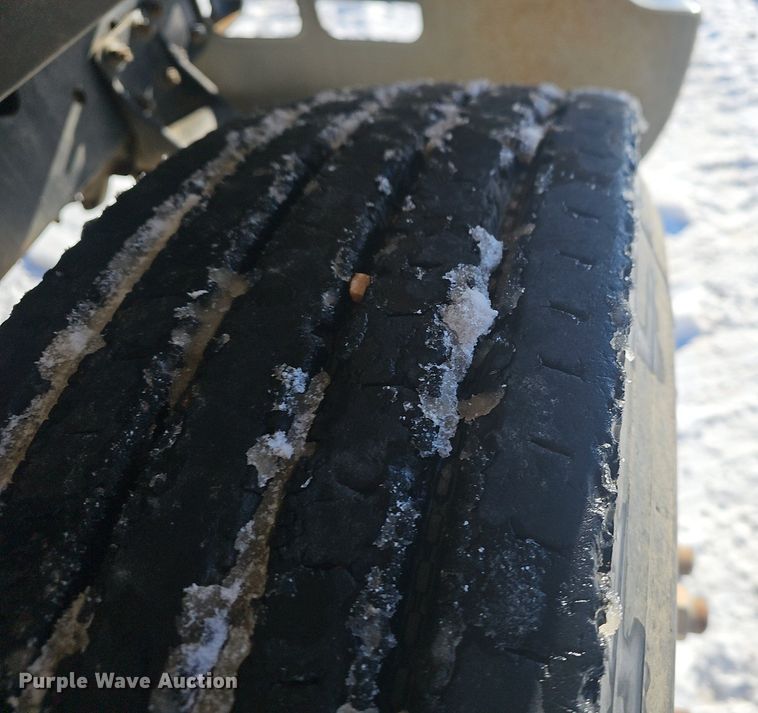 image for item NP9310 2000 International 4700 water truck