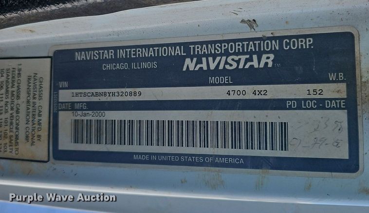 image for item NP9310 2000 International 4700 water truck