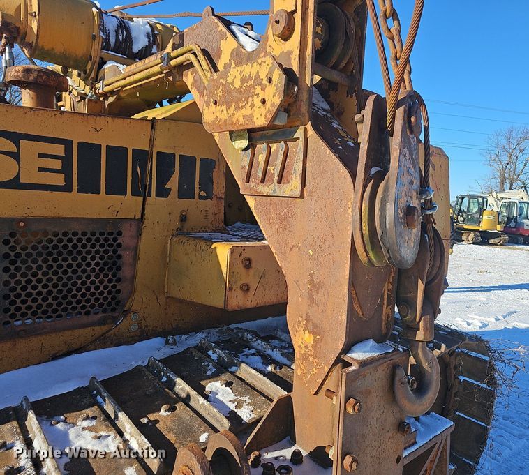 image for item NP9311 1976 Case 1450 pipelayer