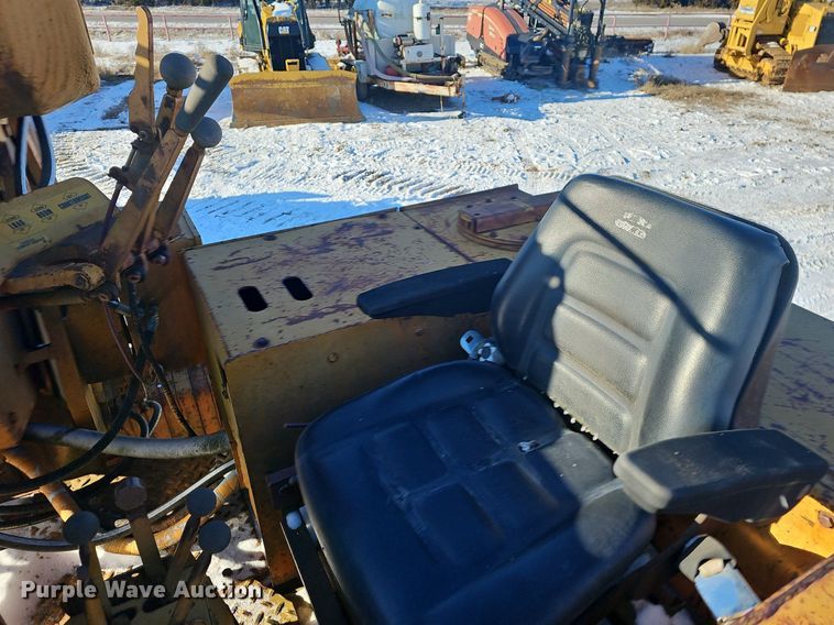 image for item NP9311 1976 Case 1450 pipelayer