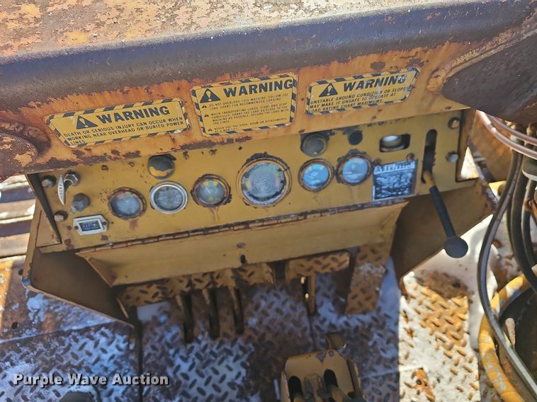 image for item NP9311 1976 Case 1450 pipelayer