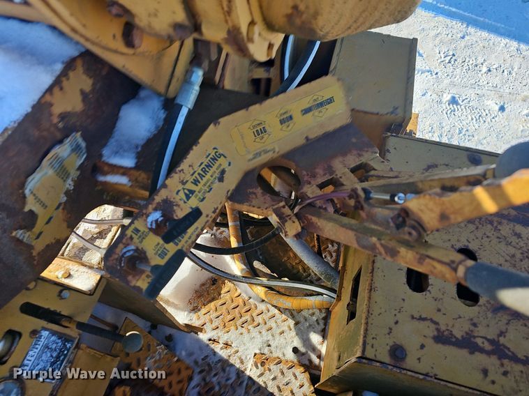 image for item NP9311 1976 Case 1450 pipelayer