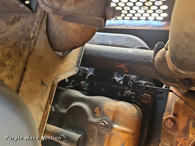 image for item NP9311 1976 Case 1450 pipelayer