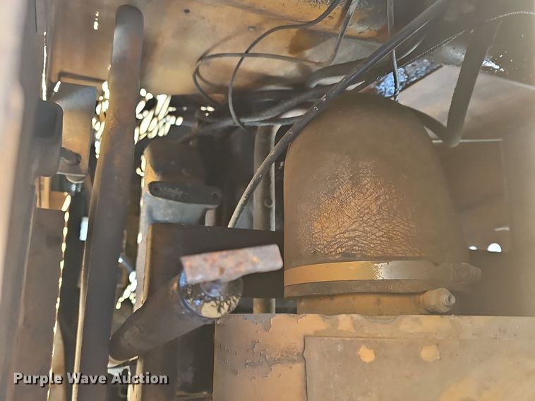 image for item NP9311 1976 Case 1450 pipelayer