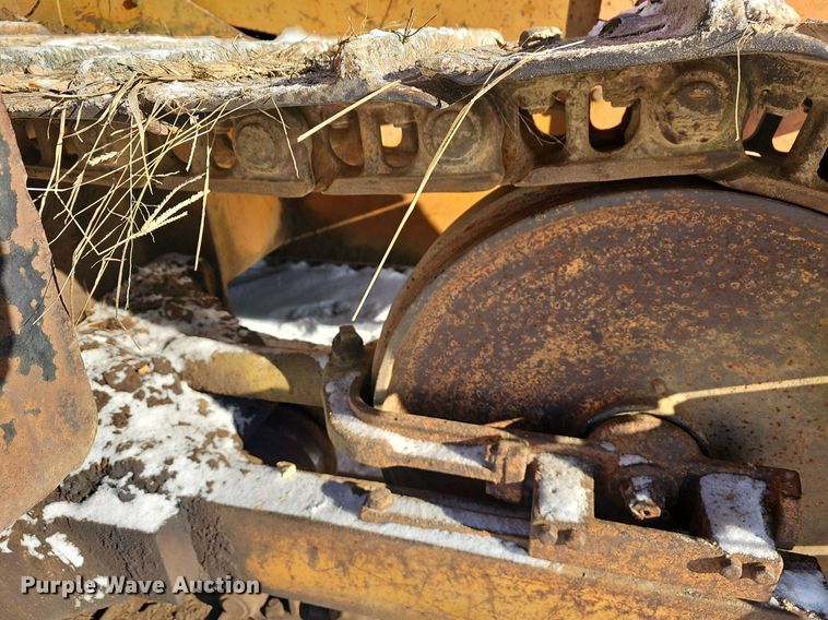 image for item NP9311 1976 Case 1450 pipelayer