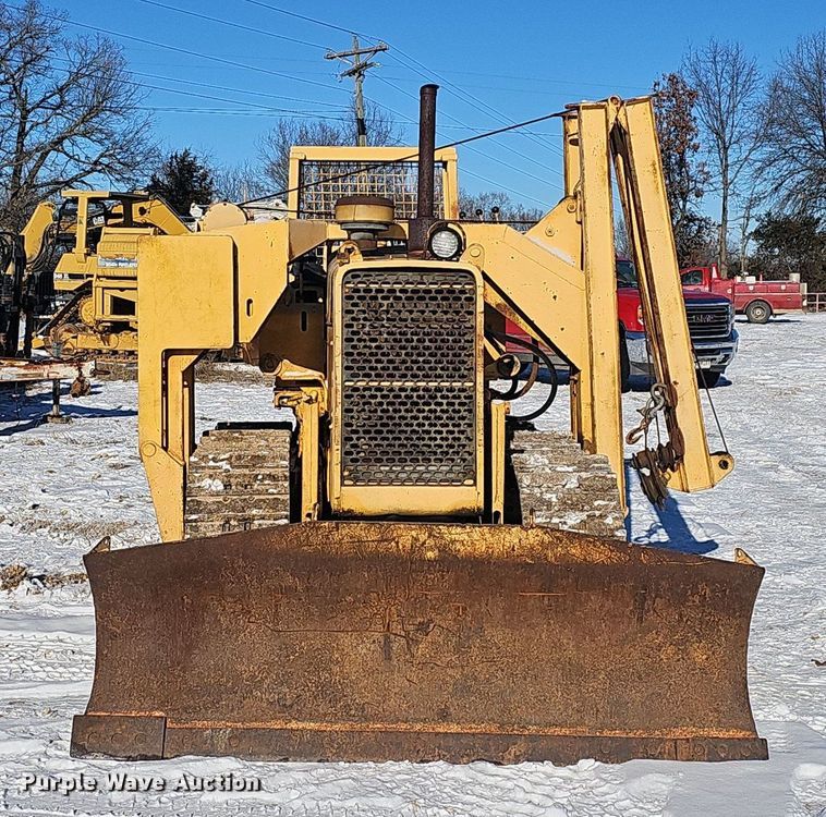 image for item NP9312 1984 John Deere 450D pipelayer