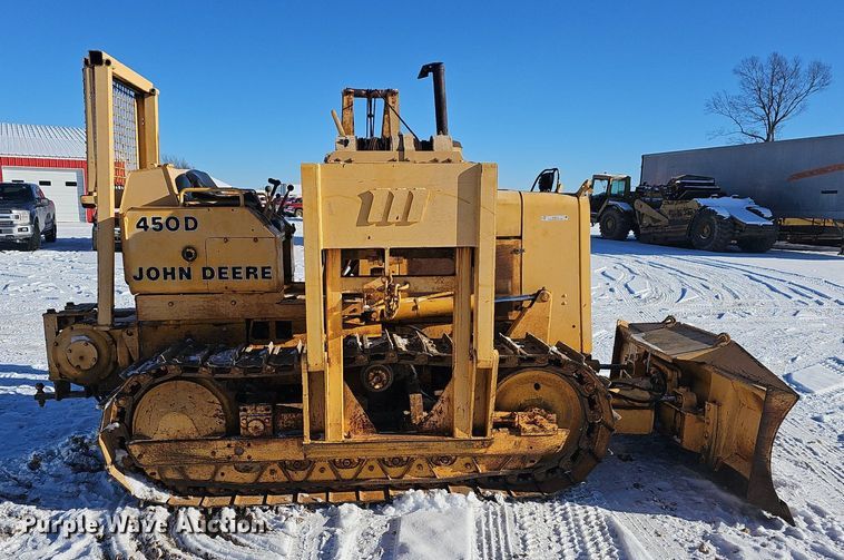 image for item NP9312 1984 John Deere 450D pipelayer