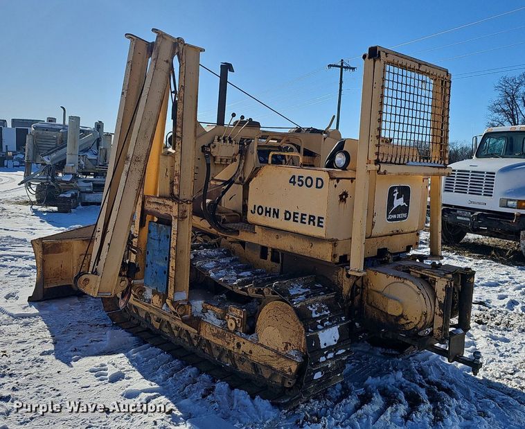 image for item NP9312 1984 John Deere 450D pipelayer