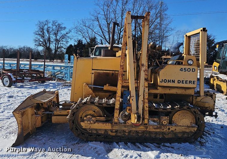 image for item NP9312 1984 John Deere 450D pipelayer