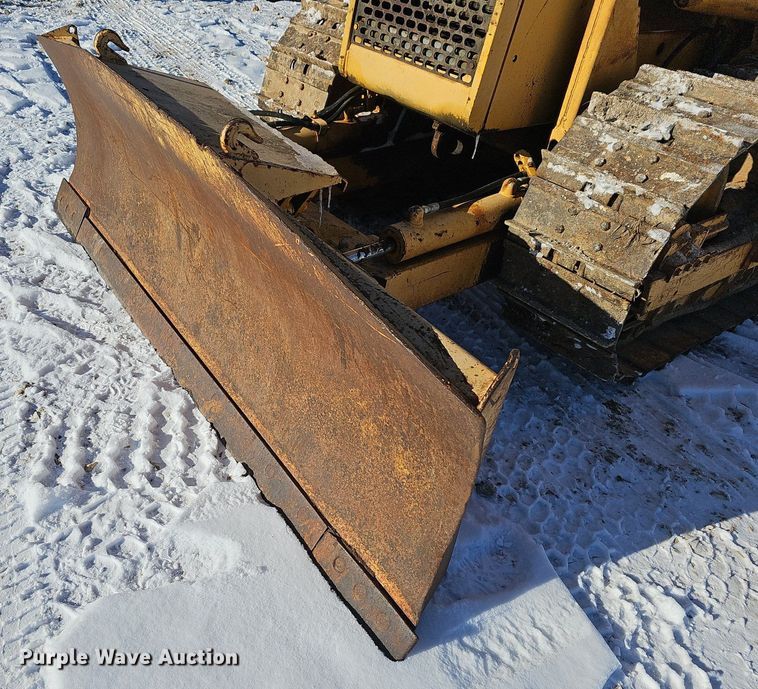 image for item NP9312 1984 John Deere 450D pipelayer