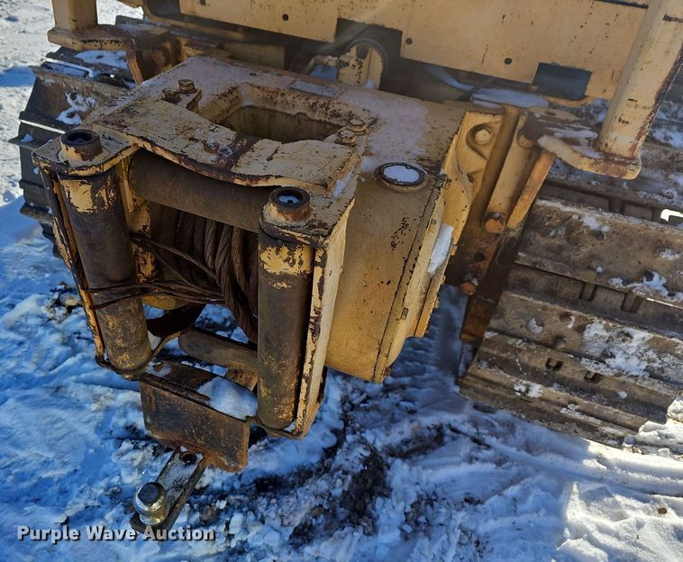 image for item NP9312 1984 John Deere 450D pipelayer