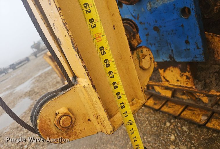 image for item NP9312 1984 John Deere 450D pipelayer