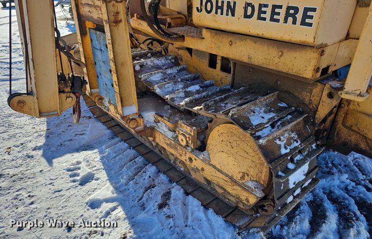 image for item NP9312 1984 John Deere 450D pipelayer