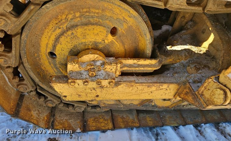 image for item NP9312 1984 John Deere 450D pipelayer