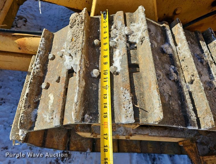 image for item NP9312 1984 John Deere 450D pipelayer