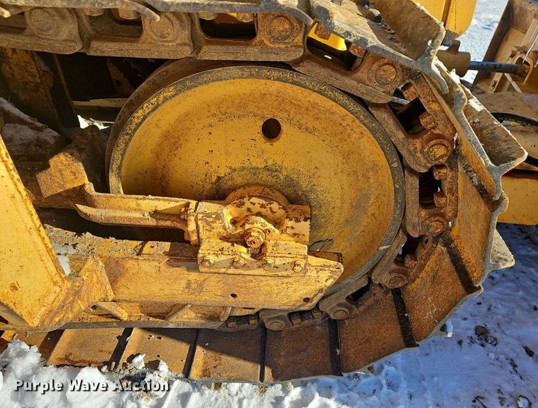 image for item NP9312 1984 John Deere 450D pipelayer