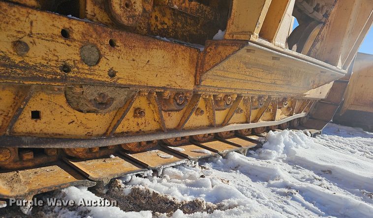 image for item NP9312 1984 John Deere 450D pipelayer