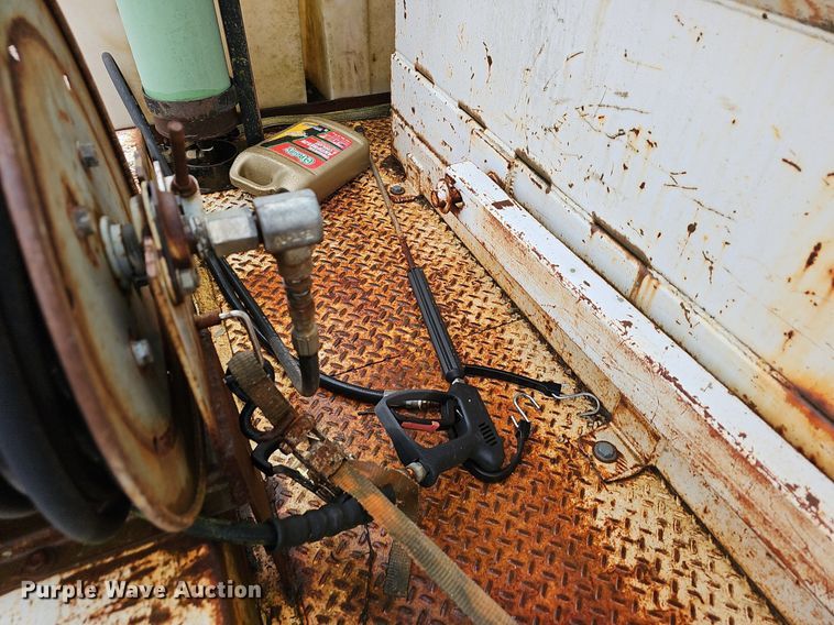 image for item NP9314 1997 Fleming T510 vacuum trailer