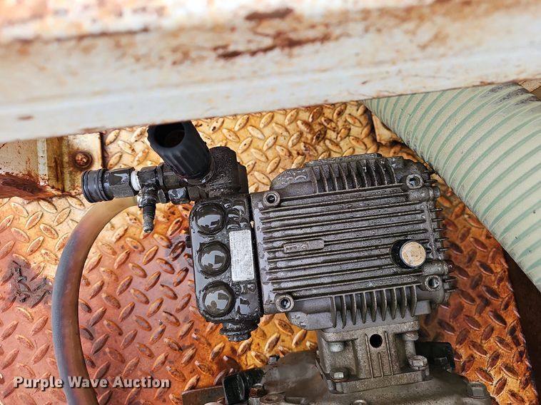 image for item NP9314 1997 Fleming T510 vacuum trailer