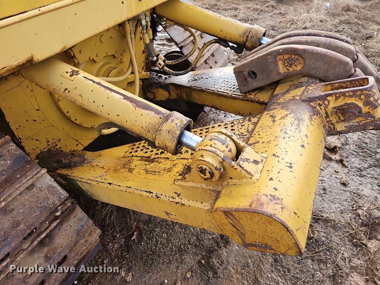 image for item NP9319 1994 Caterpillar D4H XL pipelayer