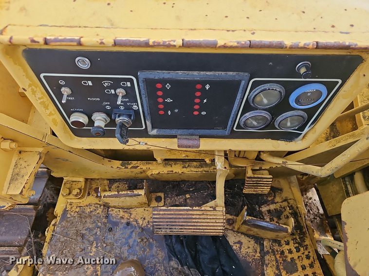 image for item NP9319 1994 Caterpillar D4H XL pipelayer