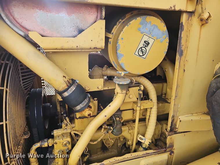 image for item NP9319 1994 Caterpillar D4H XL pipelayer