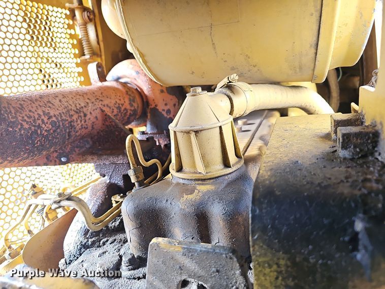 image for item NP9319 1994 Caterpillar D4H XL pipelayer