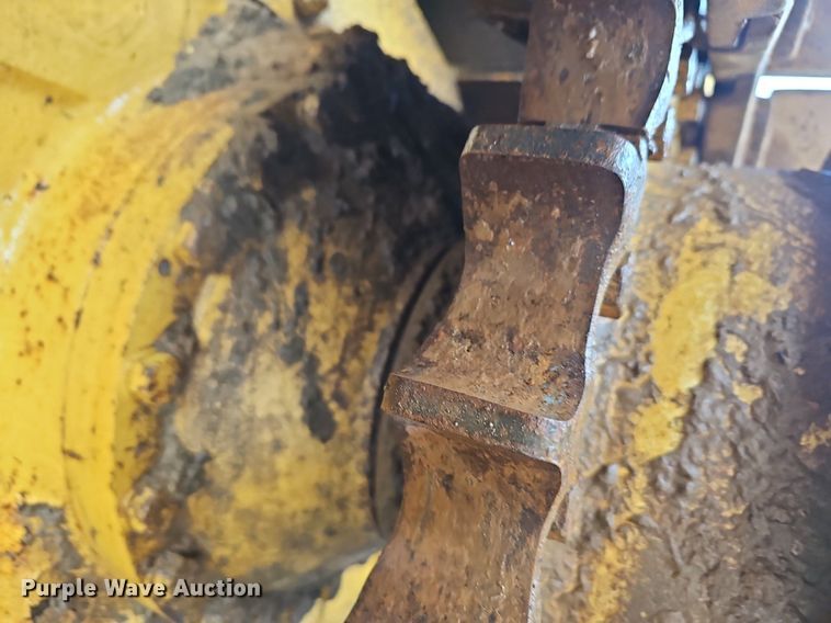 image for item NP9319 1994 Caterpillar D4H XL pipelayer