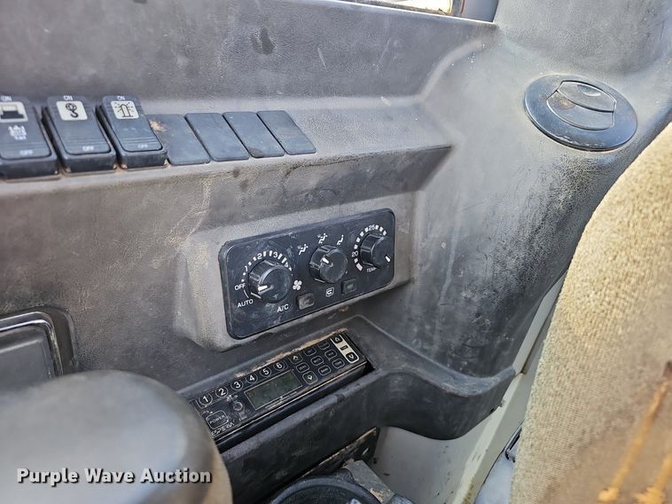 image for item NP9324 2013 Takeuchi  TB285 mini excavator