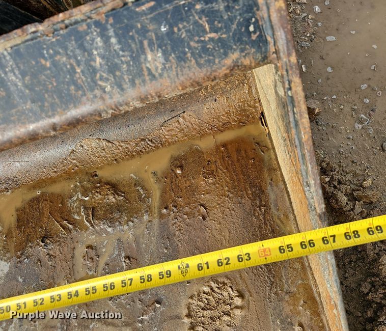 image for item NP9332 2013 Caterpillar 259B3 tracked skid steer loader