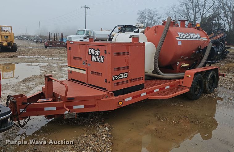 image for item NP9333 2013 Ditch Witch FX30 vacuum excavator