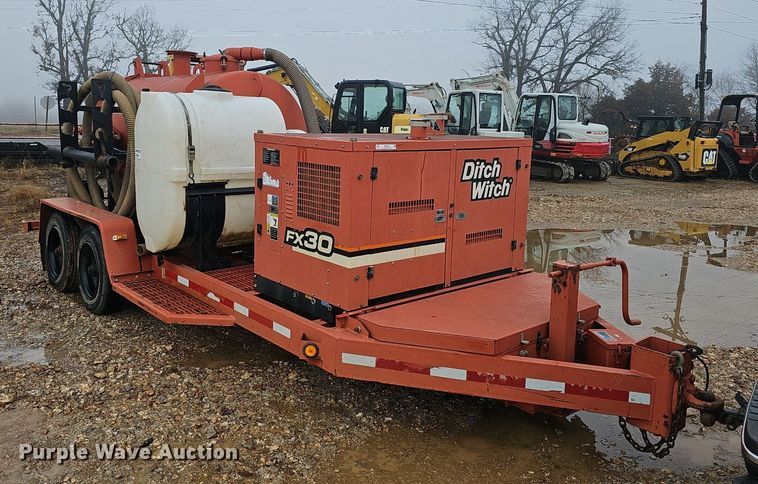image for item NP9333 2013 Ditch Witch FX30 vacuum excavator