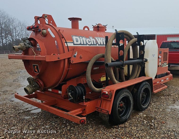 image for item NP9333 2013 Ditch Witch FX30 vacuum excavator