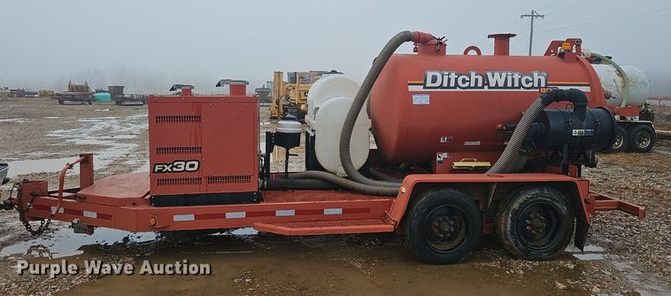 image for item NP9333 2013 Ditch Witch FX30 vacuum excavator