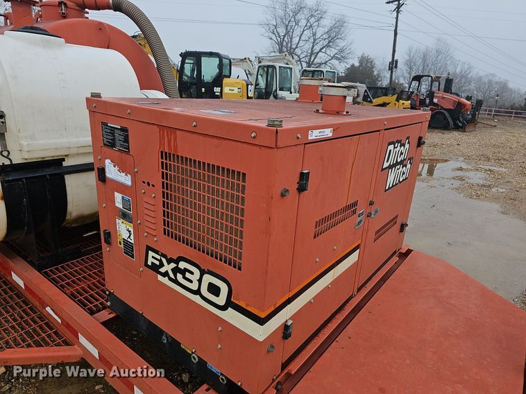 image for item NP9333 2013 Ditch Witch FX30 vacuum excavator
