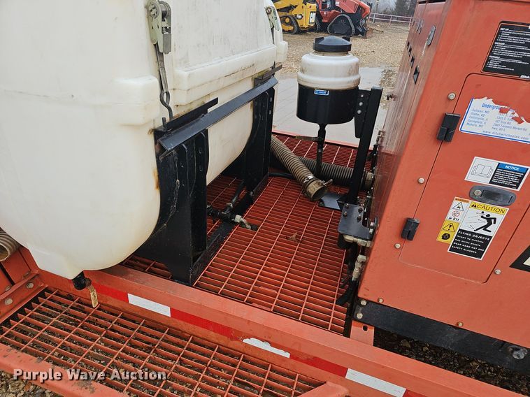 image for item NP9333 2013 Ditch Witch FX30 vacuum excavator