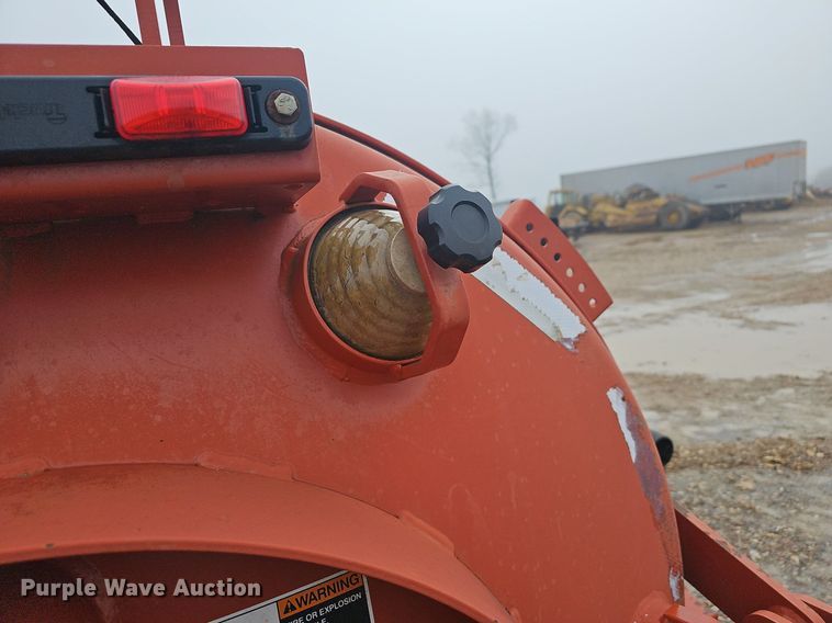 image for item NP9333 2013 Ditch Witch FX30 vacuum excavator