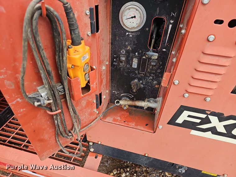 image for item NP9333 2013 Ditch Witch FX30 vacuum excavator