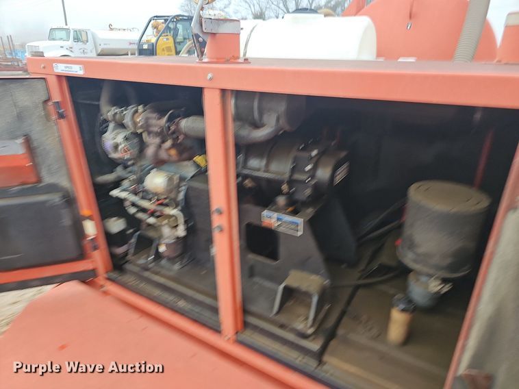 image for item NP9333 2013 Ditch Witch FX30 vacuum excavator