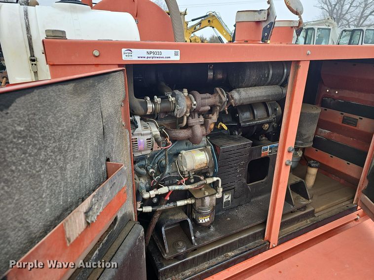 image for item NP9333 2013 Ditch Witch FX30 vacuum excavator