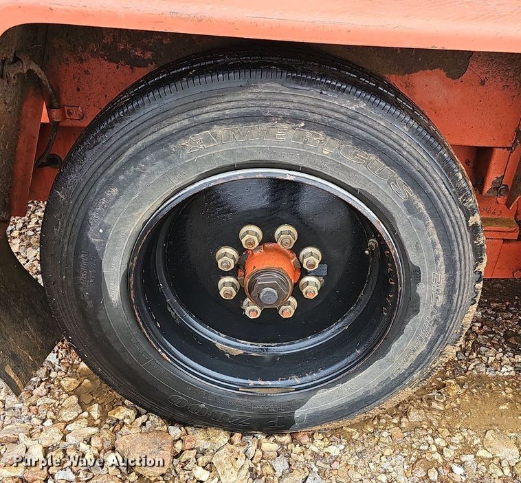 image for item NP9333 2013 Ditch Witch FX30 vacuum excavator