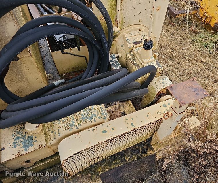 image for item NP9338 Spicer hydrostatic pump