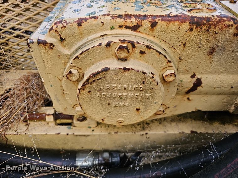 image for item NP9338 Spicer hydrostatic pump