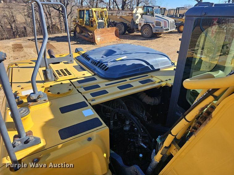 image for item NP9359 2013 Kobelco SK210LC excavator