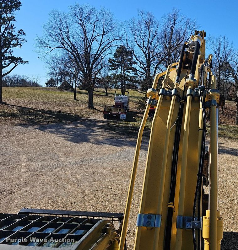 image for item NP9359 2013 Kobelco SK210LC excavator