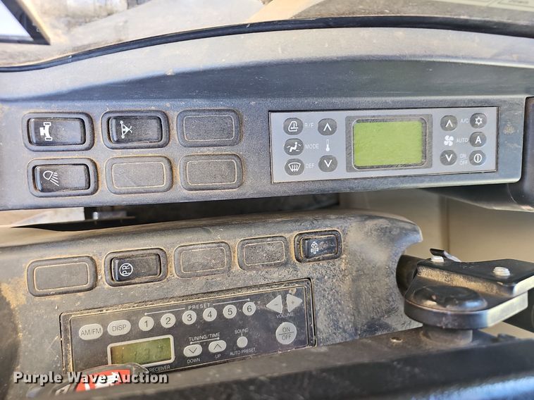 image for item NP9359 2013 Kobelco SK210LC excavator