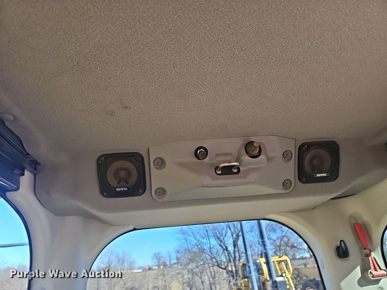 image for item NP9359 2013 Kobelco SK210LC excavator