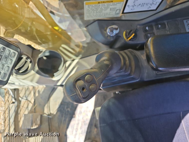 image for item NP9359 2013 Kobelco SK210LC excavator