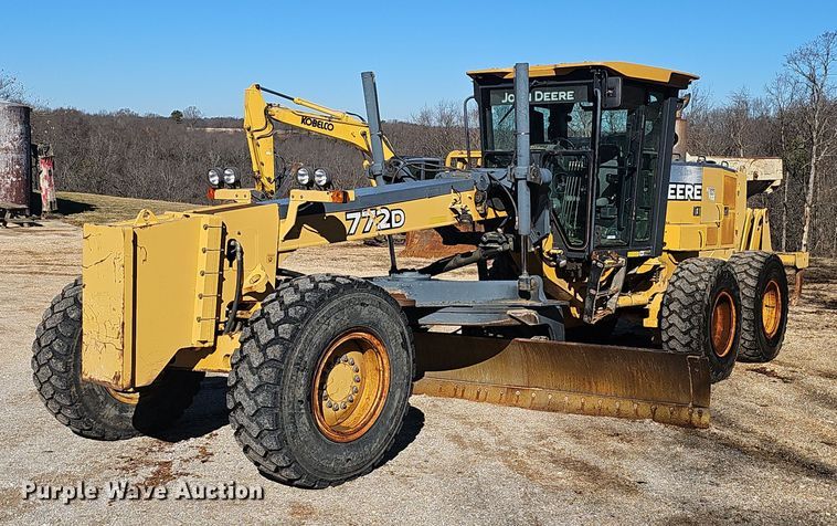 image for item NP9362 2007 John Deere 772D motor grader