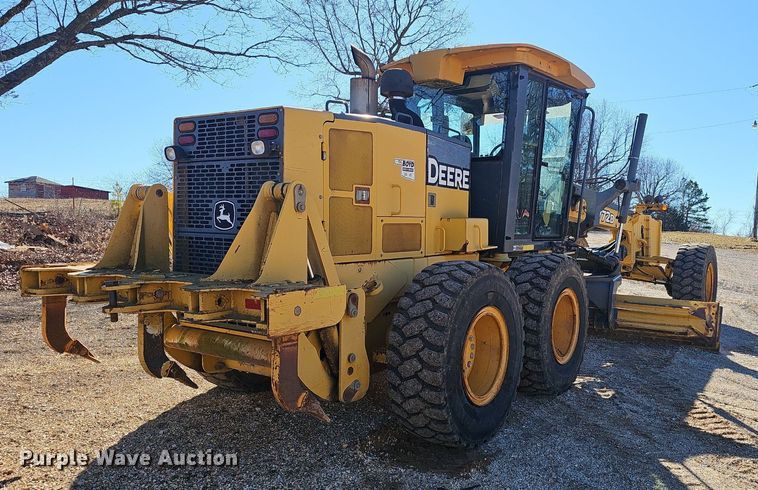 image for item NP9362 2007 John Deere 772D motor grader